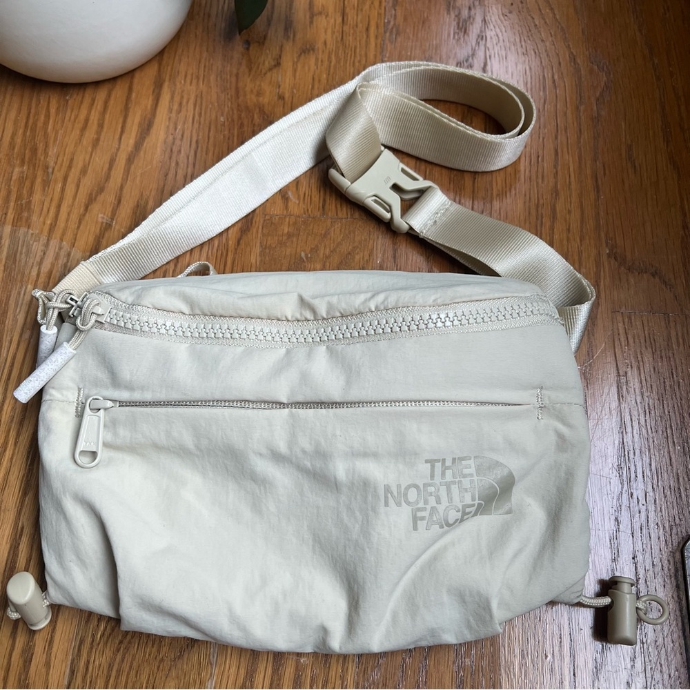 The North Face Women Never Stop Lumber Multi-Way Bag